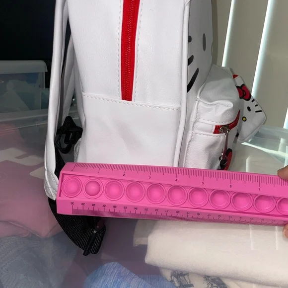 Hello Kitty White and Red Backpack with Iconic Design - Picture 6 of 11